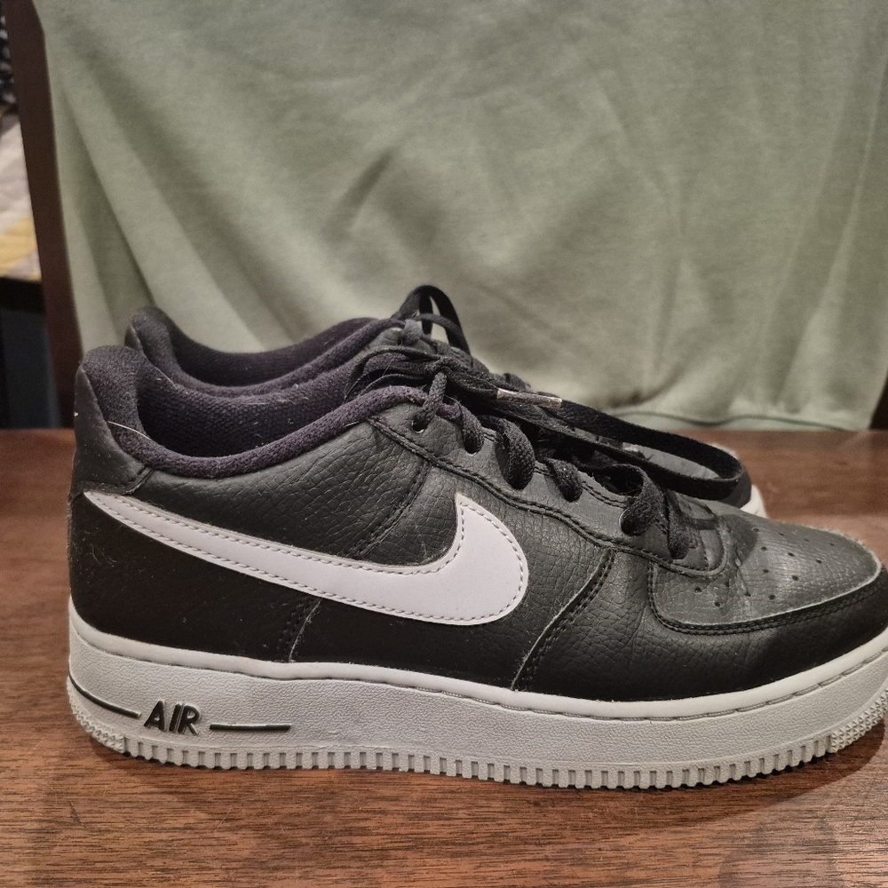 Nike Air Force 1, Size 7Y - Picture 4 of 4
